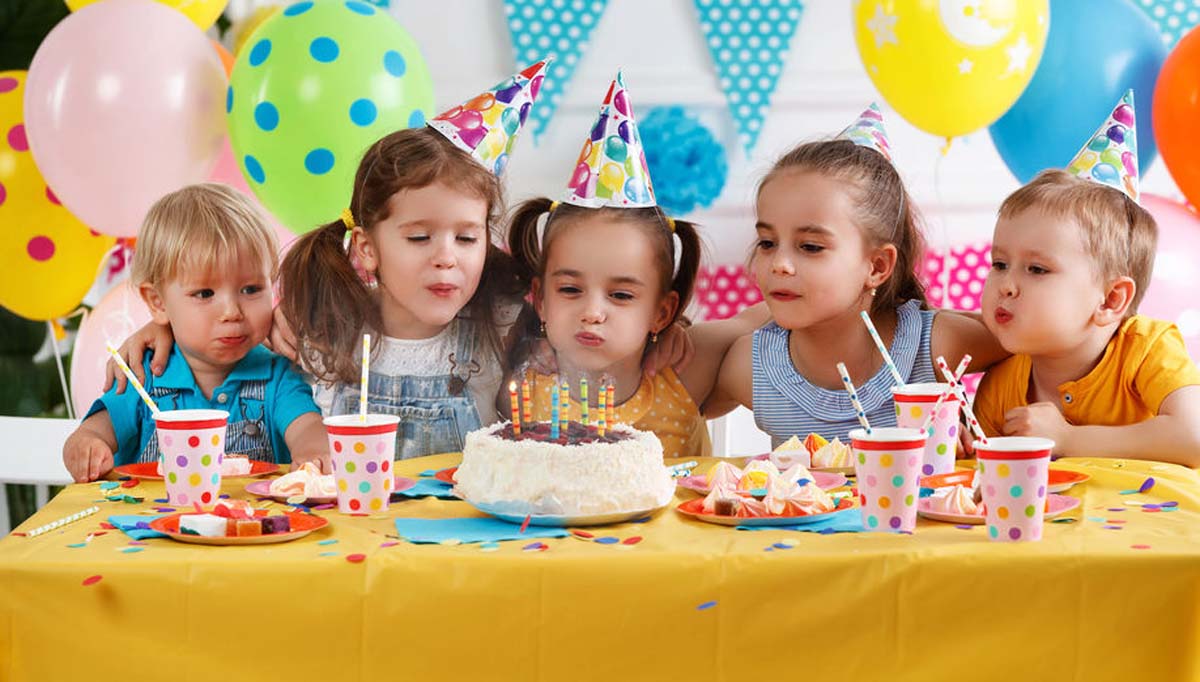 Platos para fiestas, cumpleaños infantiles, celebraciones y eventos. Platos  de Papel para Fiestas, Deshechables - Monouso